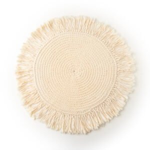 Plato base tejido de fibras naturales con diseño mandala para renta en eventos y bodas bohemias