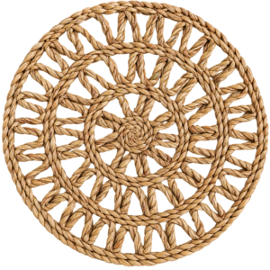 Plato base tejido de fibras naturales con diseño mandala para renta en eventos y bodas bohemias