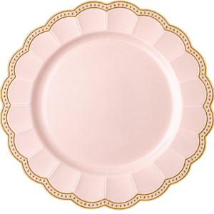 Plato base rosa premium con borde dorado ondulado y diseño festoneado para renta en eventos de Bonita Floral